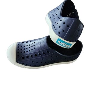 NWOT Native‎ size 13 new dark blue boy's water shoes washable